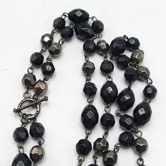 Black Glass Beaded Necklace With Faceted Teardrop Pendant 29" Long Lariat - Picture 4 of 6